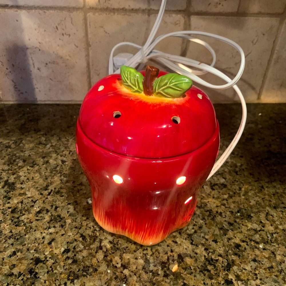 Scentsy Warmer Big Red Apple Warmer Plug In Light Fall Apple Teacher Gift